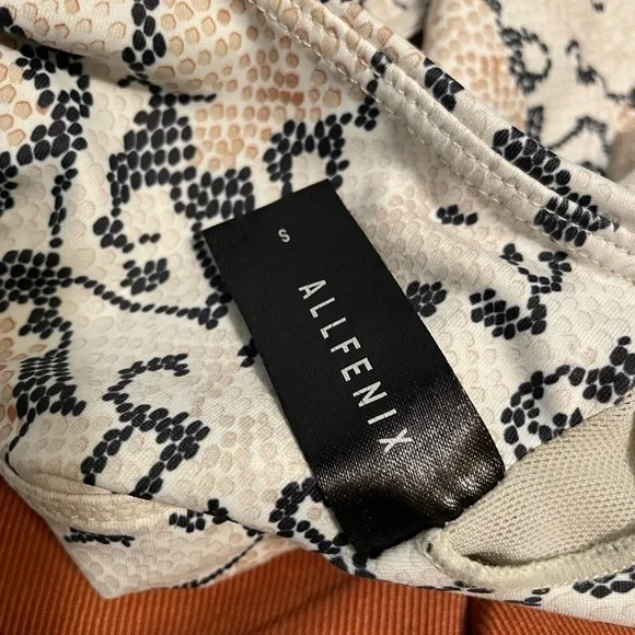 All Fenix White Python Sports Bra Size Small - Picture 6 of 7